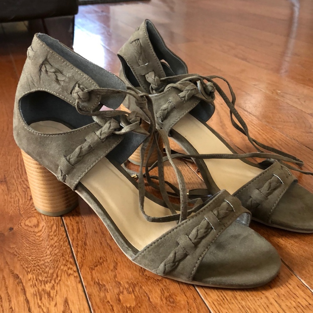 NWOT olive green lace up heels